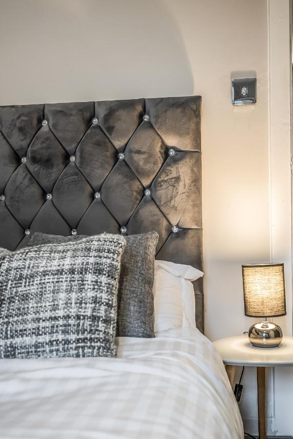 Private Ground Floor Main Door Entrance - Spacious 2 Bedroom Property - The Shore, Leith Edinburgh Exterior foto