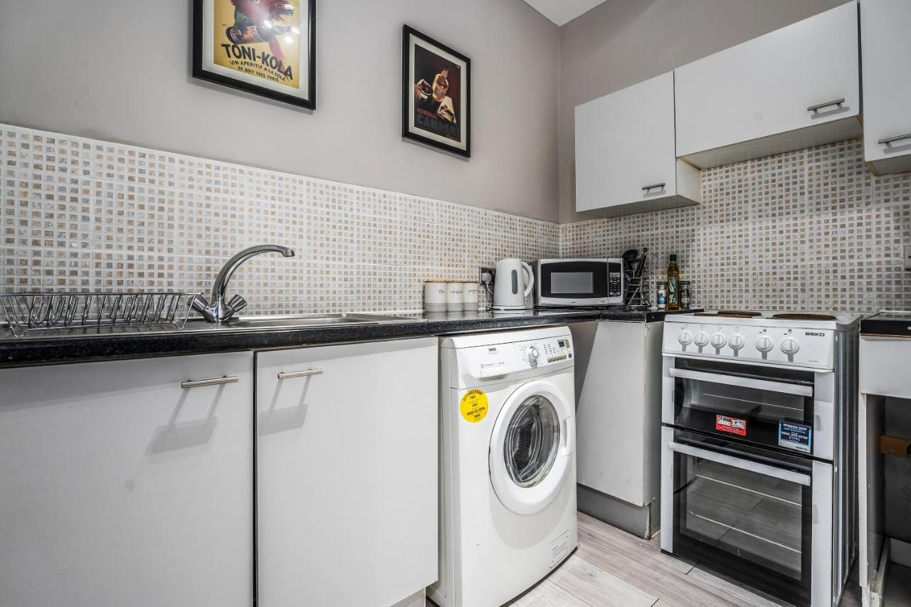 Private Ground Floor Main Door Entrance - Spacious 2 Bedroom Property - The Shore, Leith Edinburgh Exterior foto